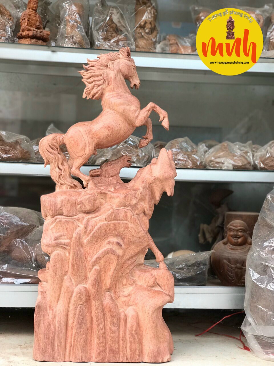 Tượng Song Mã Uyên Ương Gỗ Hương Đá